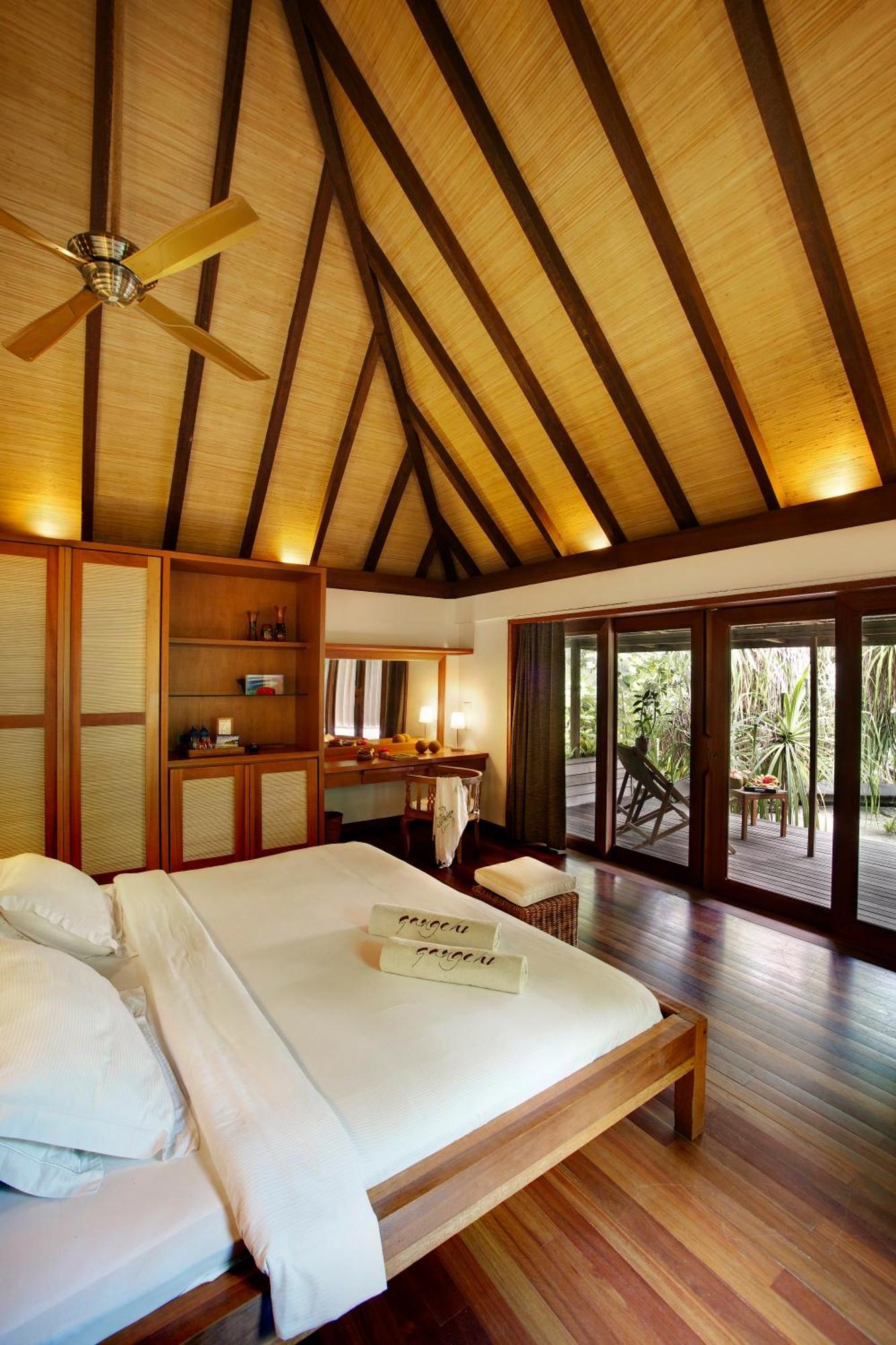 Resort Island & 4*